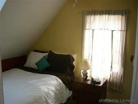 The Sunny Grange Bed & Breakfast Campton Pokoj fotografie